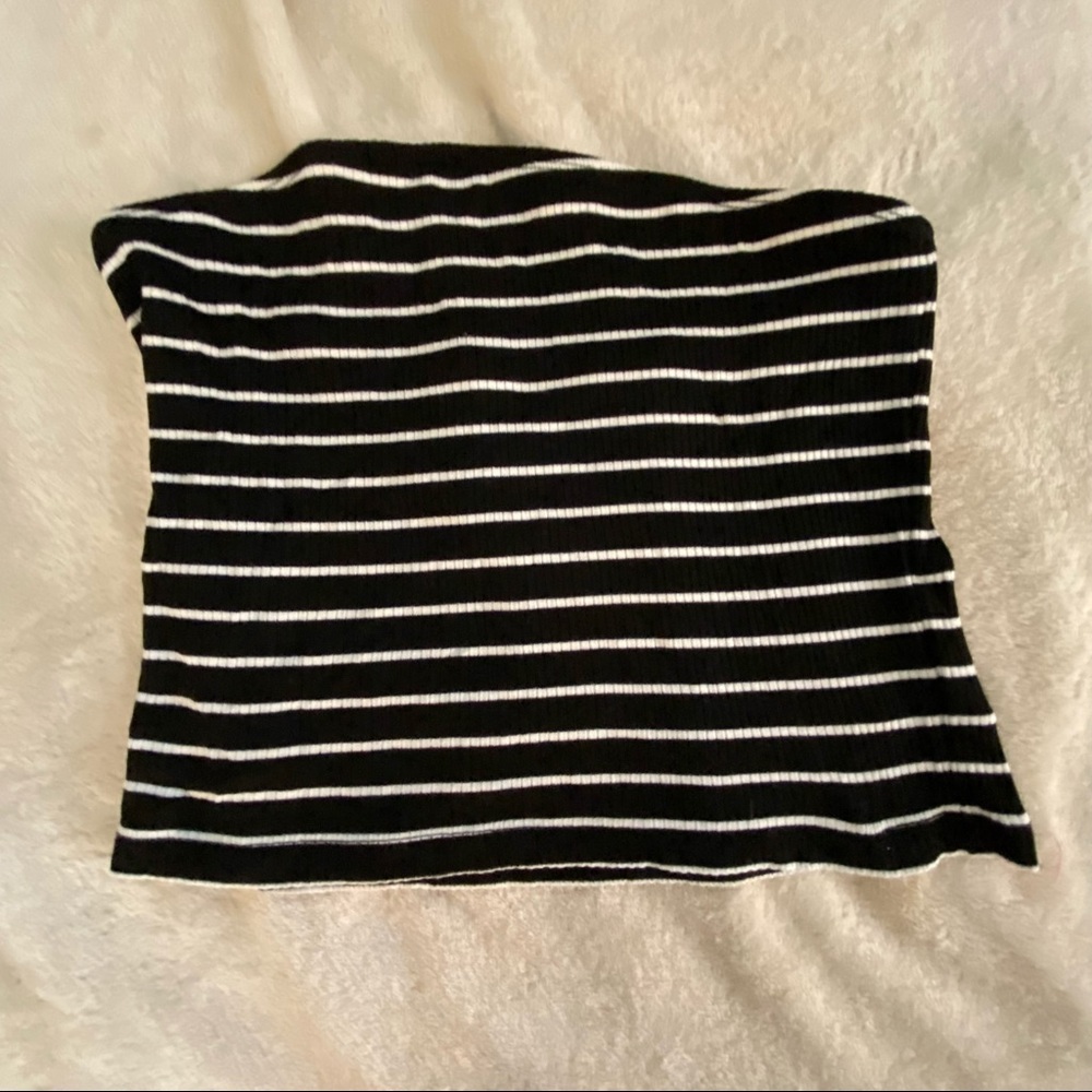 Soft and sexy black striped crop top